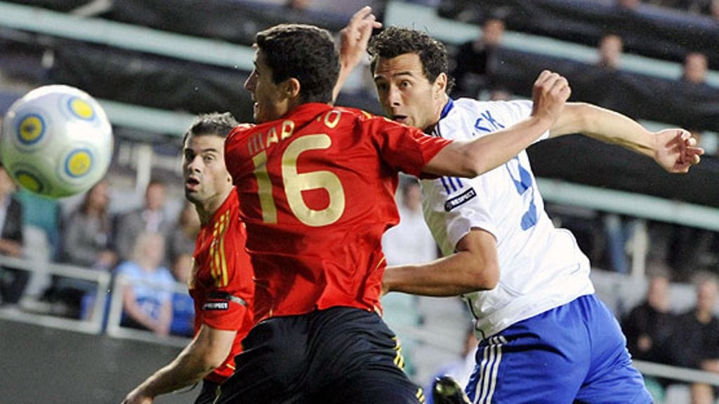 Berat Sadik on noussut puskuun. Kuva: Jussi Nukari/LEHTIKUVA.