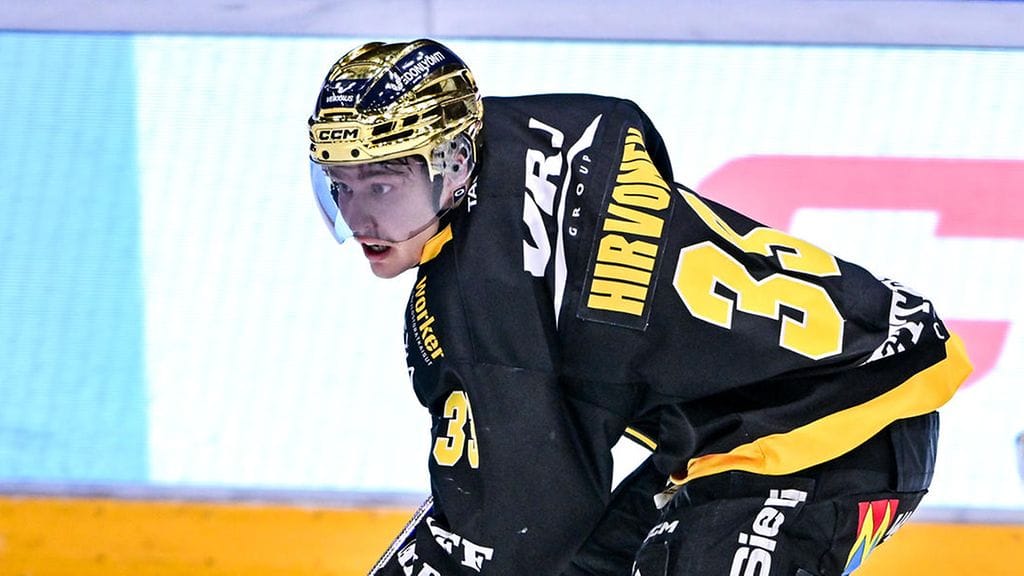 Roni Hirvonen jatkaa Kärpissä.