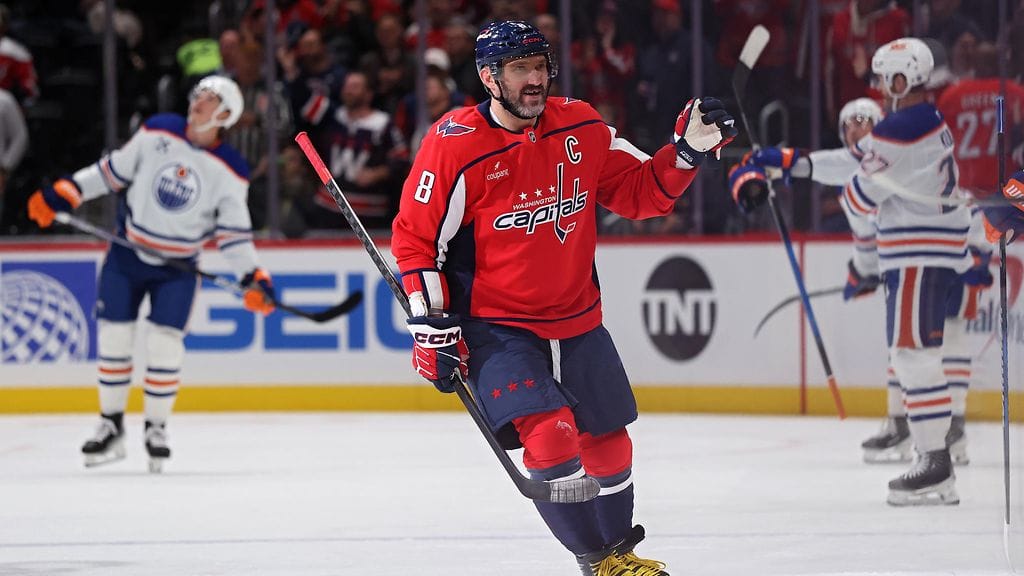 Washington Capitalsin kapteeni Aleksandr Ovetshkin osui Edmonton Oilersia vastaan.