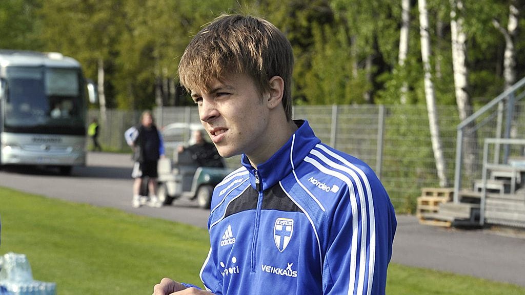 Roope Riski maajoukkueen treeneissä.