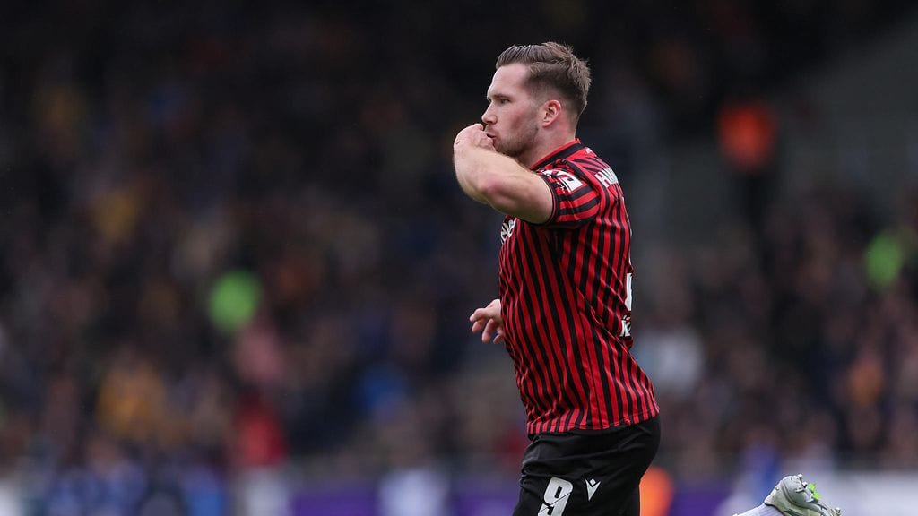 Benjamin Källman teki kaksi maalia Padebornin verkkoon.