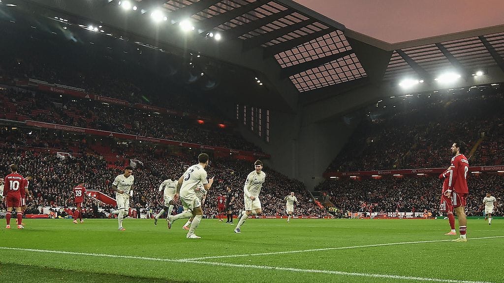 Nottingham Forest tyrmäsi Liverpoolin Anfieldillä maalein 3–0.