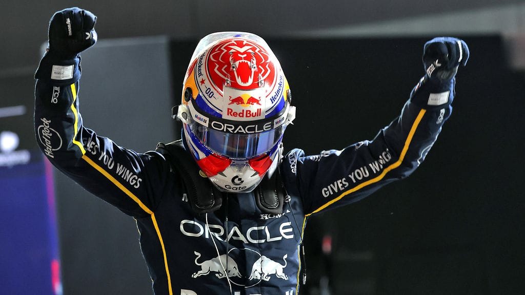 Max Verstappen juhli voittoa Las Vegasissa.