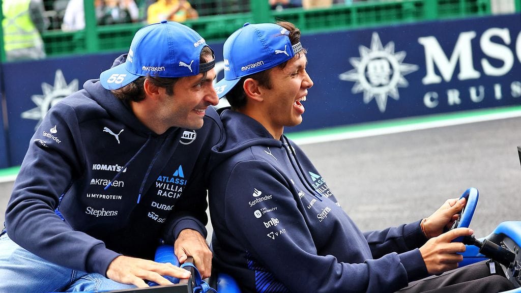 Rallikärpänen on puraissut niin Carlos Sainzia kuin Alexander Albonia.