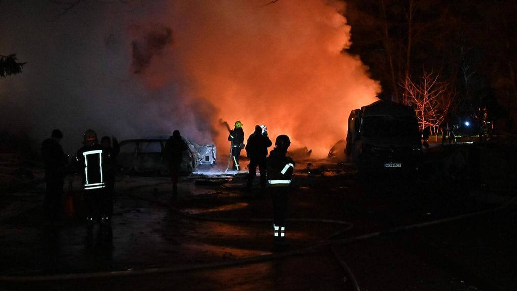 Palopelastajia Harkovassa. Kuva marraskuun 19. päivältä.