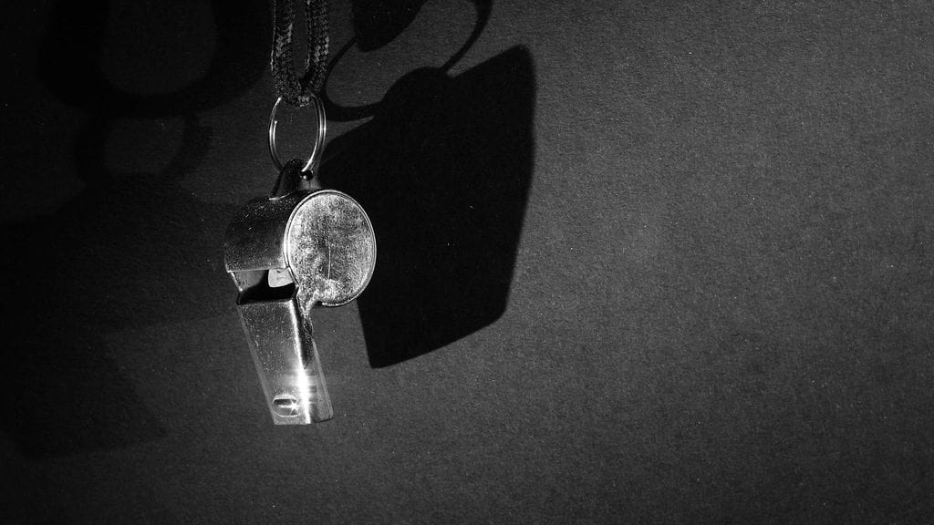 Murhaepäiltynä on jalkapalloerotuomari. Kuvituskuva.