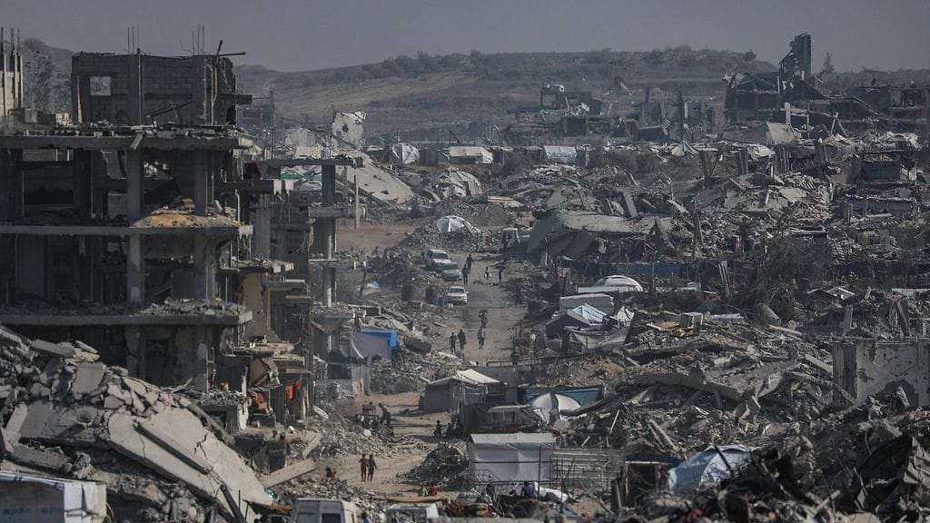 Raunioissa Gazan kaupungin pahoin vaurioituneessa Sheikh Radwanin kaupunginosassa 23. lokakuuta 2025.