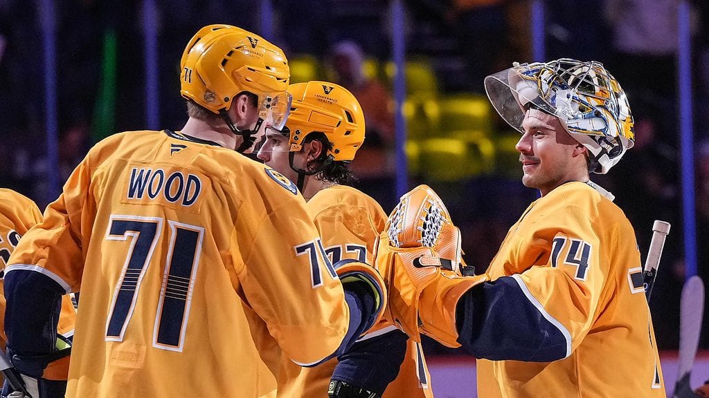 Juuse Saroksen (oik.) tähdittämä Nashville Predators on valahtanut koko NHL:n viimeiselle sijalle.