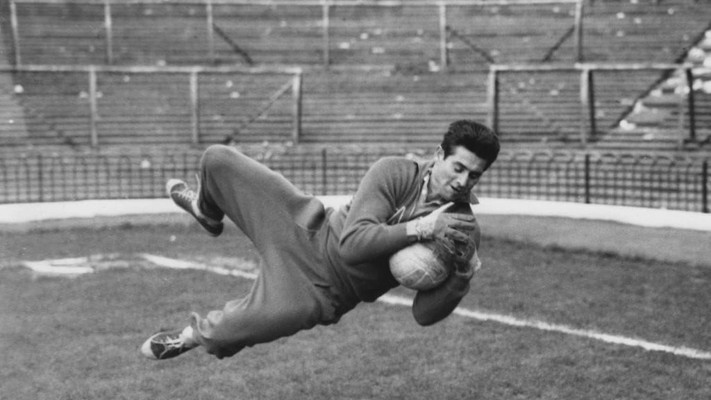 Lorenzo Buffon on poissa.