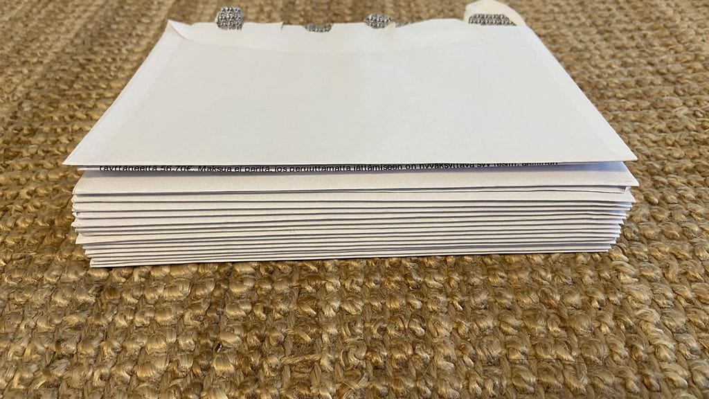 Tiina kertoo, ettei kaikkia kirjeitä ole vielä ehditty avaamaan. Hus on kertonut, että sisältö on sama kuin aiemmissa kirjeissä.