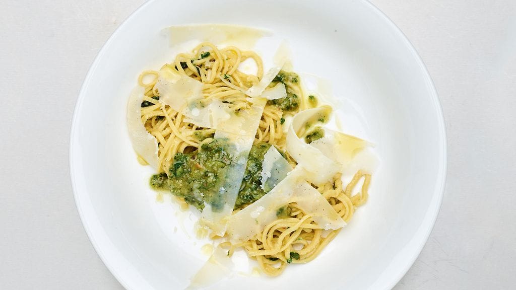 Viiden jälkeen-ohjelmassa valmistettiin liinapestoa perjantaina 28.11. Kuva Sami Repo.