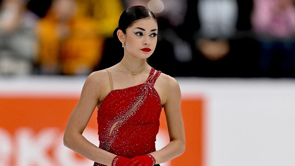 Venäläinen taitoluistelija Adelija Petrosjan pääsee Milano-Cortinan olympialaisiin.