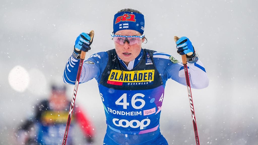 Krista Pärmäkoski ja Jasmi Joensuu hiihtivät Rukalla niukasti kymmenen kärkeen.