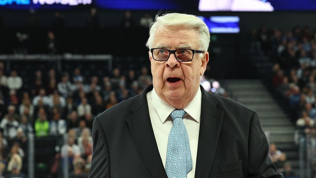 Kalervo Kummolan mielestä Jokerien nousu SM-liigaan on hyvä asia, mutta ilmaisee olevansa huolissaan uuden B-liigan kohtalosta.