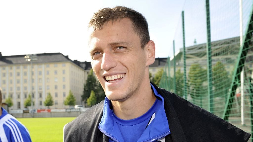 Njazi Kuqi on kovassa maalivireessä.