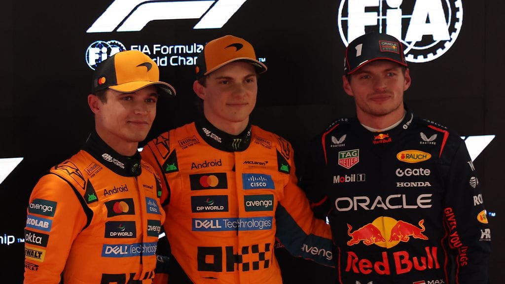 McLarenin Lando Norris ja Oscar Piastri sekä Red Bullin Max Verstappen ajavat vielä kuljettajien MM-tittelistä.