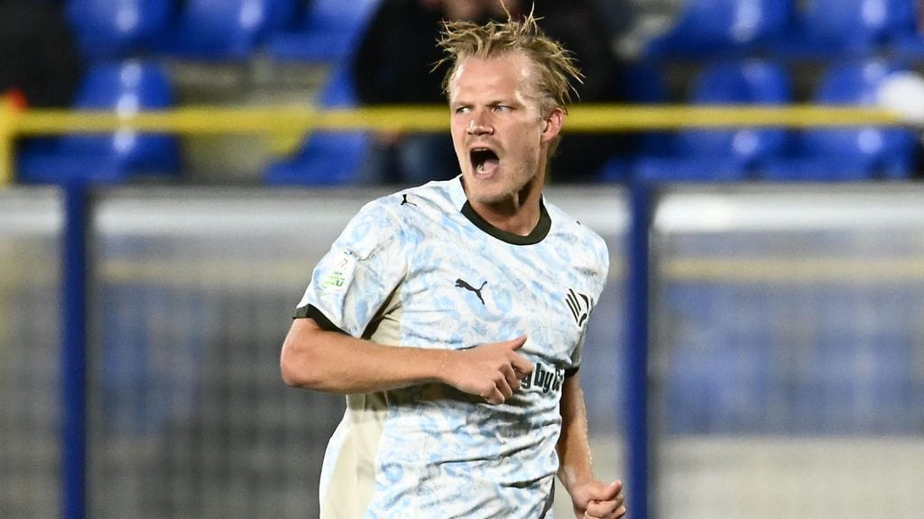 Joel Pohjanpalo iski hattutempun ja nousi Serie B:n maalipörssin kärkeen.