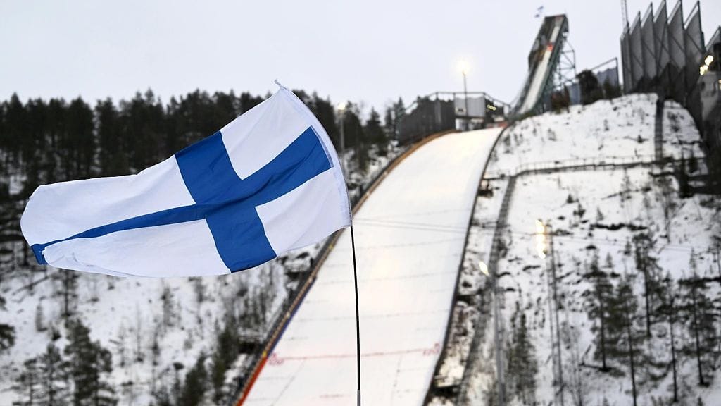 Tuuli on kiusannut maailmancupin kisoja Rukalla.