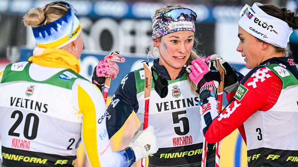 Jonna Sundling, Jessie Diggins ja Heid Weng keskustelivat Rukan olosuhteista.