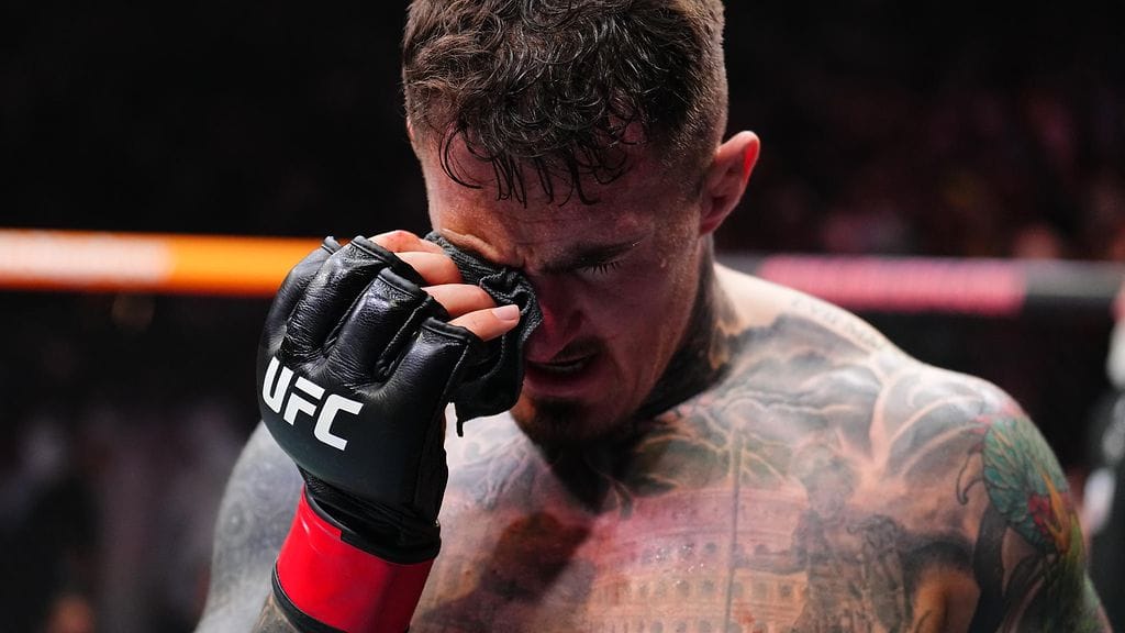 Tom Aspinall on ottelukiellossa silmävamman takia.