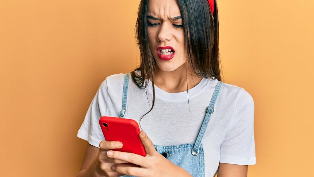 Rage bait -ilmiöllä pyritään saamaan lisää liikennettä sivustolle tai sometilille.