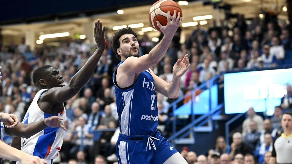 Edon Maxhuni pussitti Ranskan kaadossa 20 pistettä.