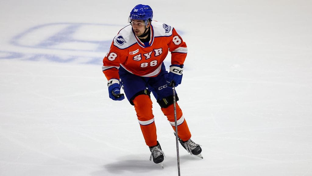 Niko Huuhtanen, 23, jatkaa uraansa Sveitsissä.