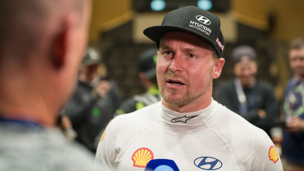 Esapekka Lappi ajaa ensi kaudella MM-rallisarjassa Hyundailla kartanlukija Enni Mälkösen kanssa.