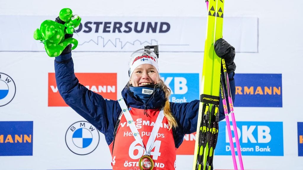 Suvi Minkkinen hiihti upeaan voittoon Östersundin pikakilpailussa.