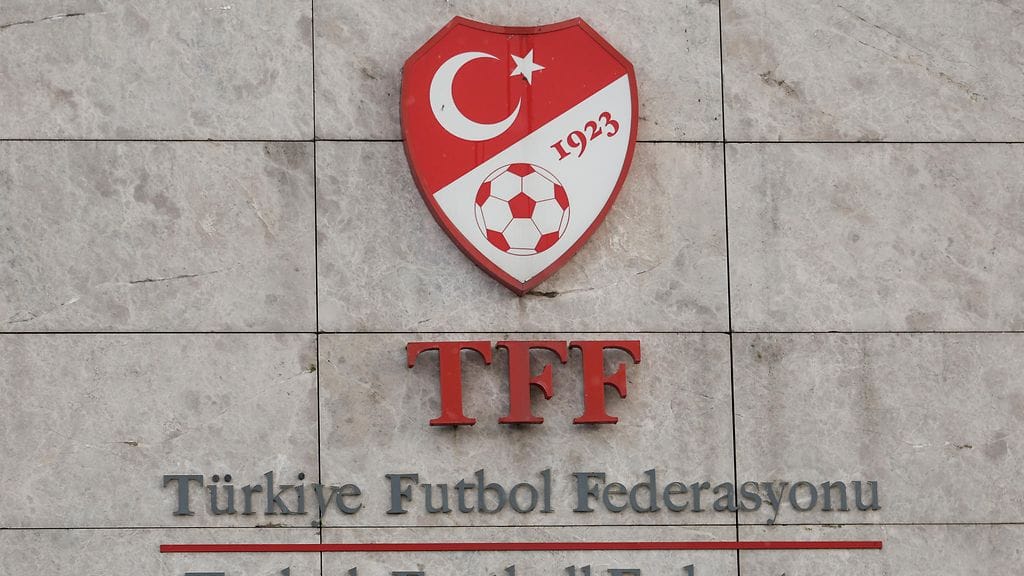 Vedonlyöntiskandaali ravisuttaa Turkin jalkapalloliittoa.