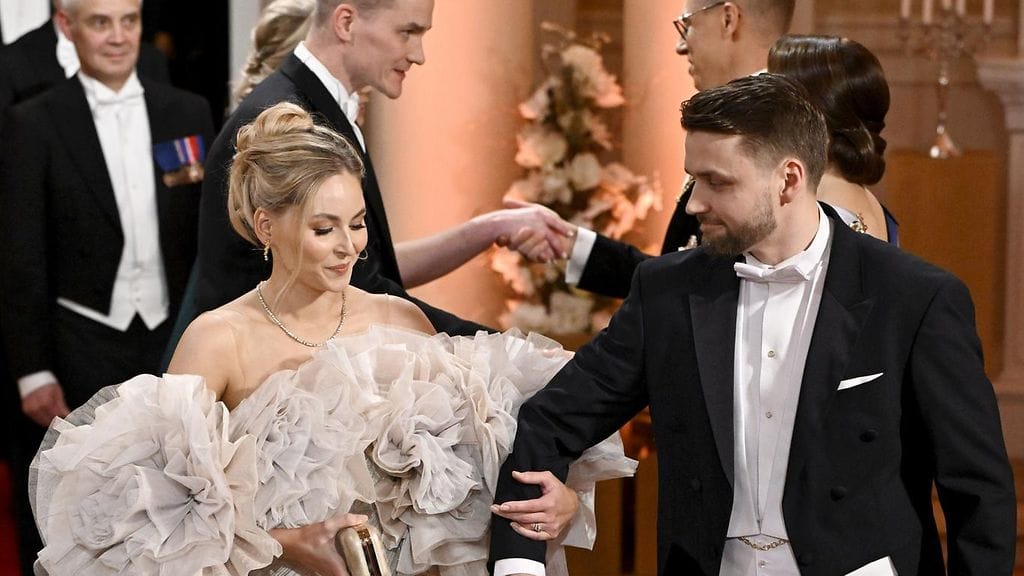 Janniina ja Nico Salo saapuivat juhlimaan itsenäisyyspäivää Linnan juhliin.