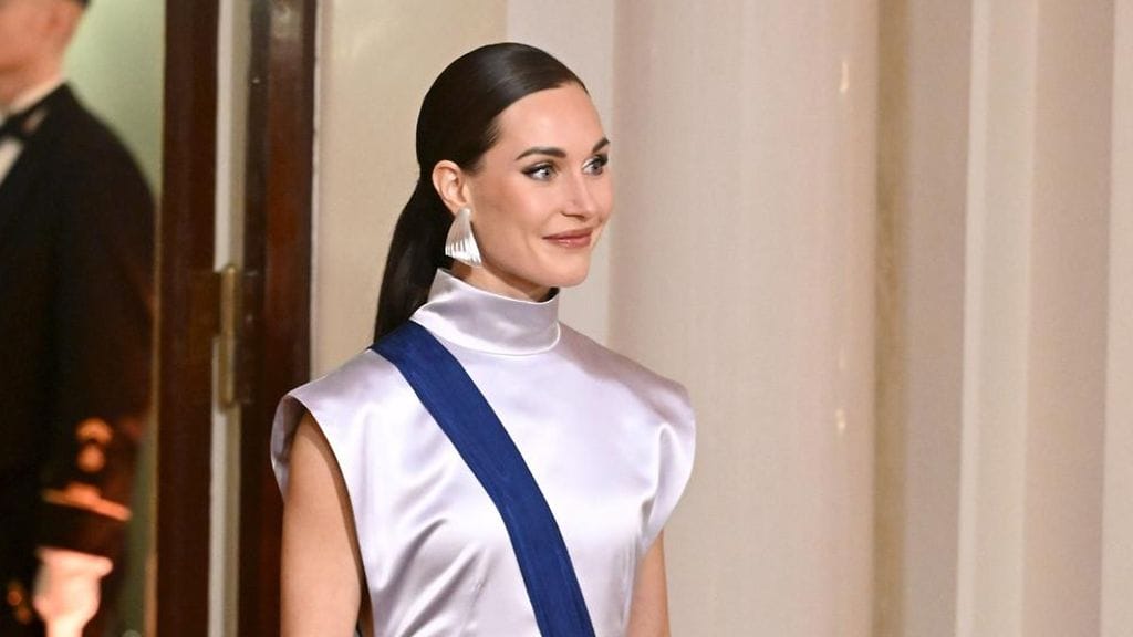 Sanna Marinin yllä on Anne-Mari Pahkalan luoma asu.