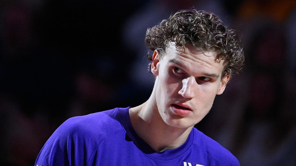 Lauri Markkanen oli sairastumisen vuoksi sivussa.