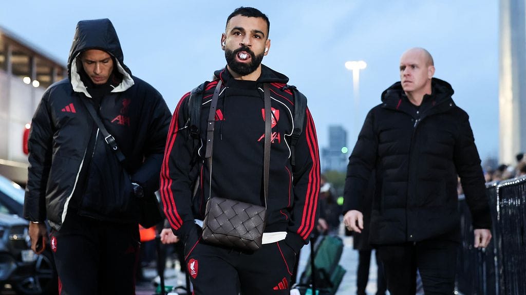 Mohamed Salah (kesk.) on myrskynsilmässä Liverpoolissa.