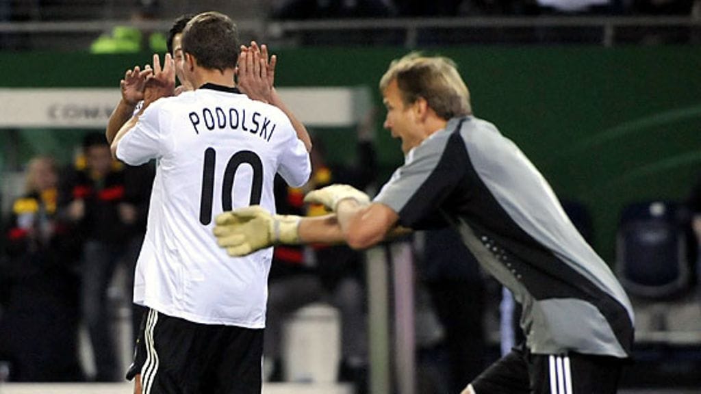 Jussi Jääskeläinen protestoi käsivirhettä. Kuva: Vesa Moilanen/LEHTIKUVA.