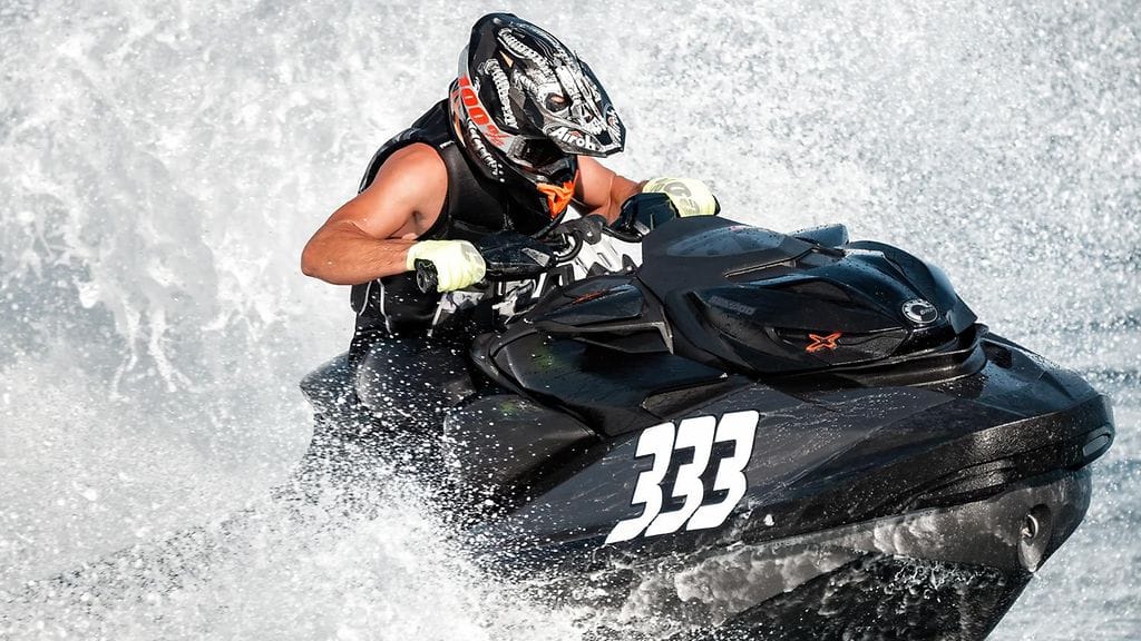 Vesiskootteria on ehdotettu vuoden turhakkeeksi joka kerta vuodesta 2000 asti. Nyt valinta osui vihdoin siihen.