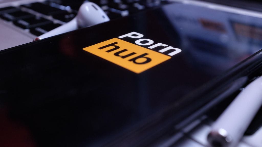 Pornhubin vuosikatsaus paljastaa taas sivuston suosituimmat hakusanat ja kategoriat.