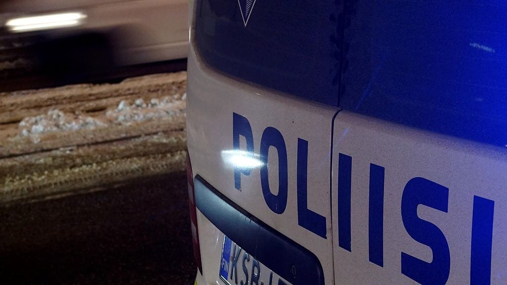 Käyntiin jätetty auto vietiin kaupan parkkipaikalta Oulussa.