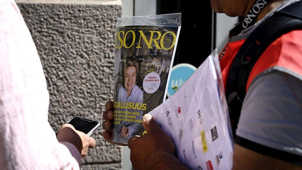 Isoa Numeroa julkaisee taustayhdistys Isot Tekijät ry, ja se on toiminut Suomessa vuodesta 2011.