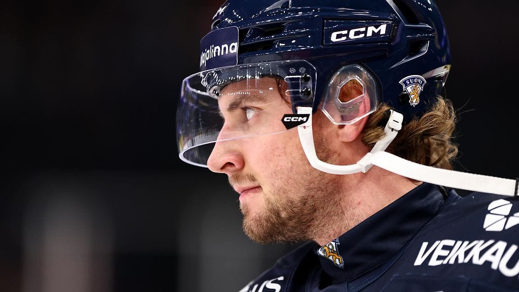 Leijonien Santeri Hatakka loukkaantui Ruotsia vastaan.