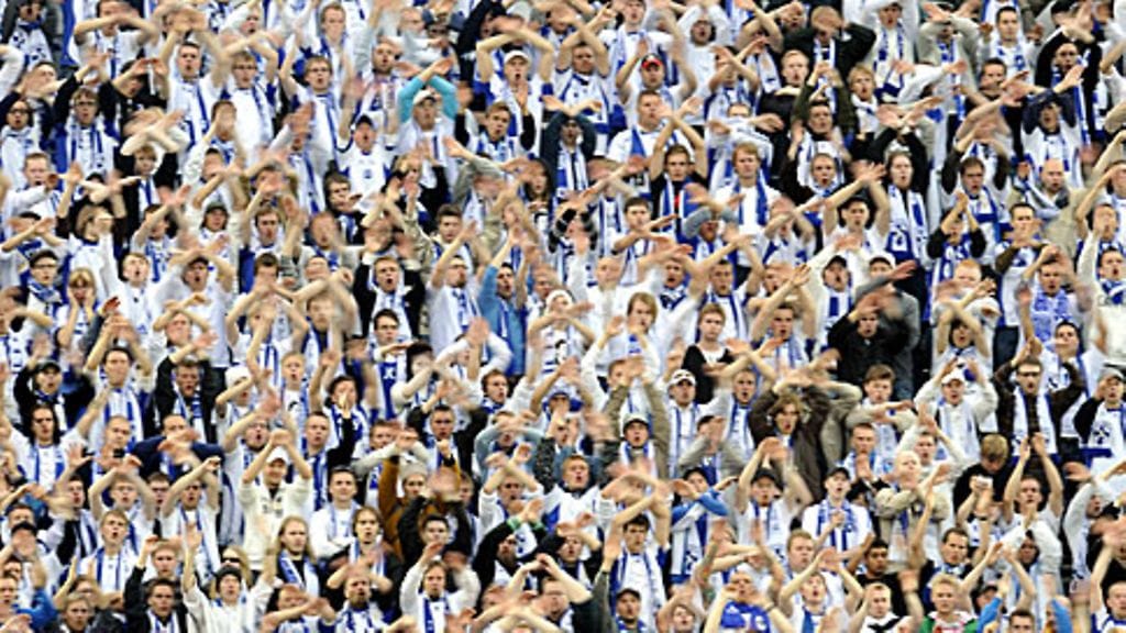 Suomifaneja, kuva:Lehtikuva/Martti Kainulainen