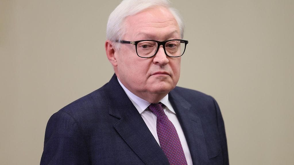 Venäjän apulaisulkoministeri Sergei Ryabkov sanoo, ettei Venäjä ole valmis aluemyönnytyksiin Ukrainassa.