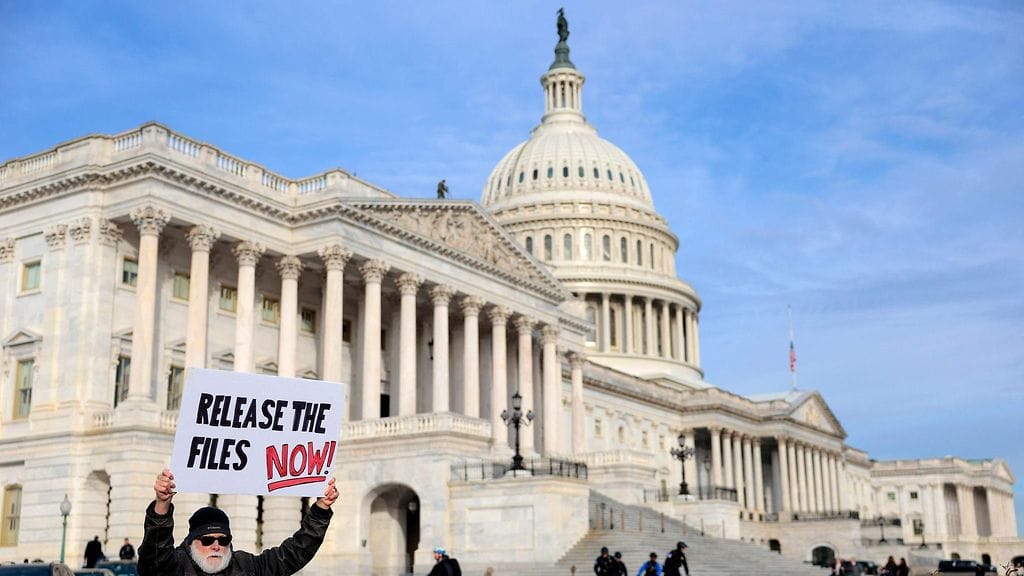 Yhdysvaltain oikeusministeriö kiistää Epstein-asiakirjojen muokkaamisen