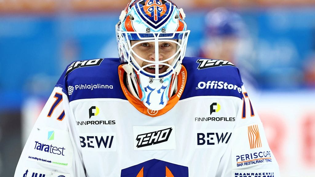 Juha Metsola jatkaa Tapparan maalilla.