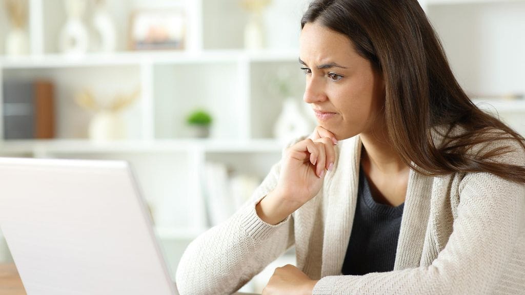 Epäilyttävän viestin linkkejä ei pidä klikata.