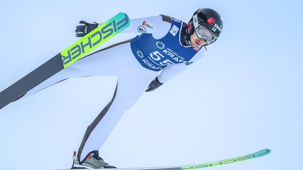 Ilkka Herola venytti toiseksi Ramsaun mäkiosuudella.