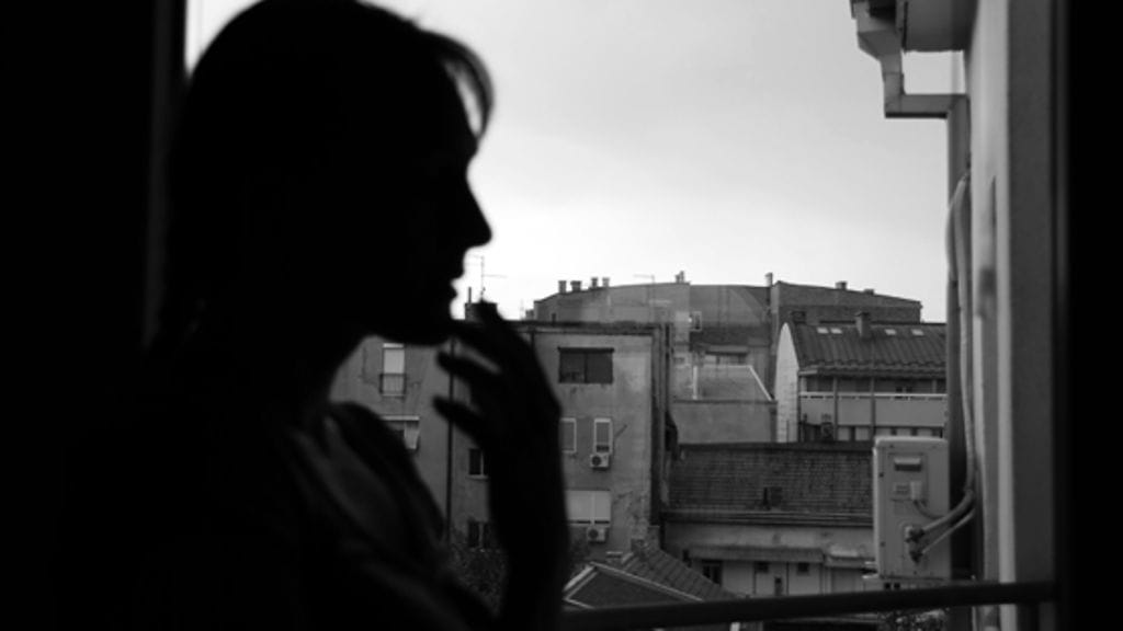 Vasta 53-vuotias Maija on päätynyt elämässään umpikujaan. Kuvan henkilö ei liity haastatteluun.