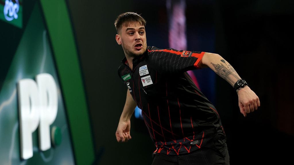 Dom Taylor hylättiin dartin MM-kisoissa dopingin takia.