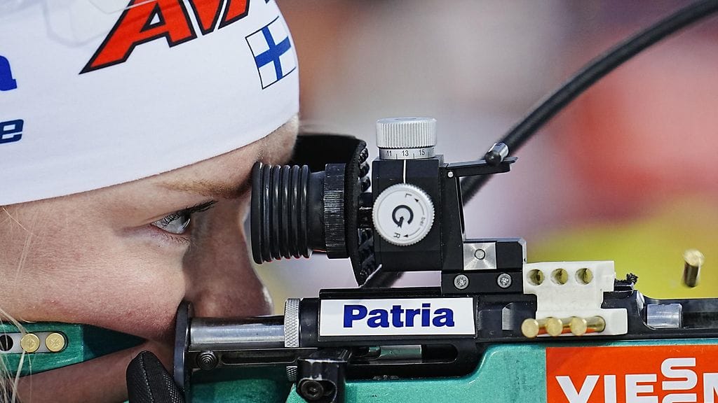 Suvi Minkkinen ampui nollat naisten takaa-ajokilpailussa.