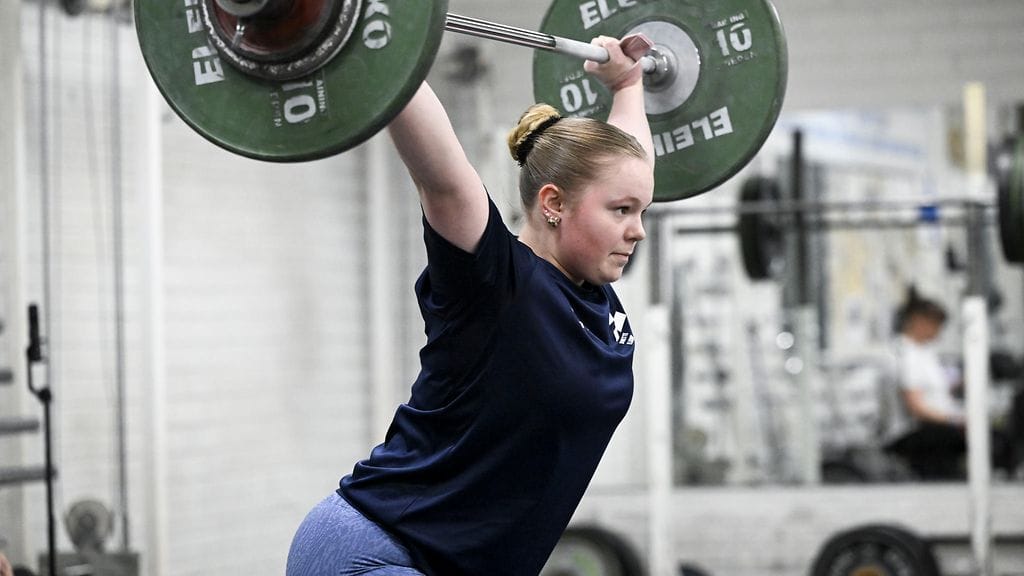 Painonnostajalupaus Janette Ylisoini on kova harjoittelija.